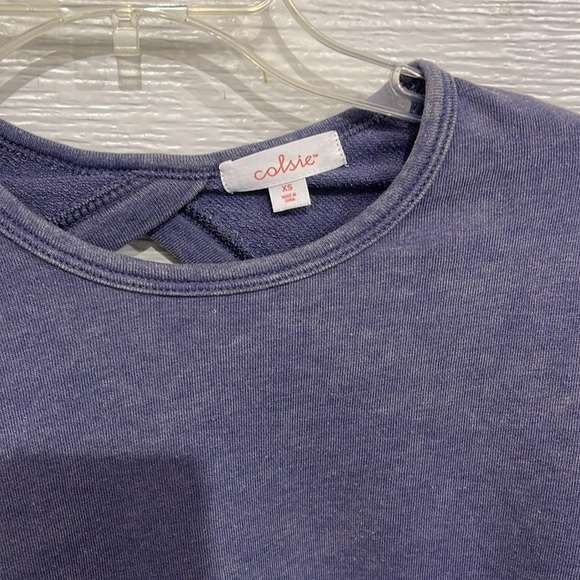 Colsie Cropped Open back - Picture 2 of 3